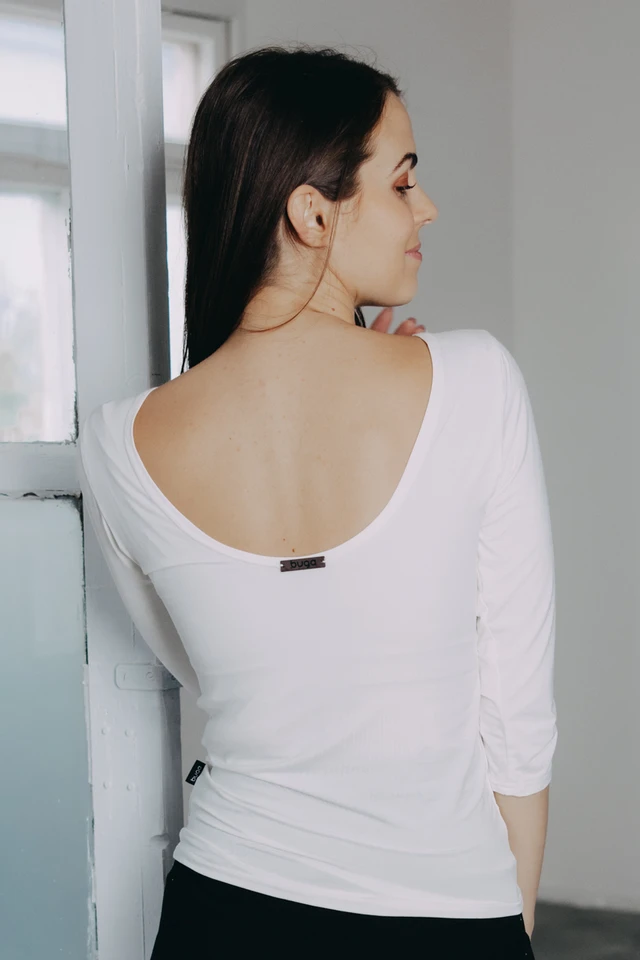 Káťa má na sobě při své výšce 170 cm velikost XS.