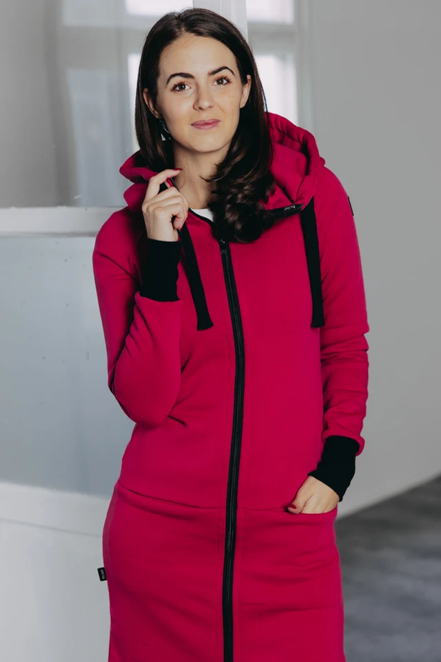 Káťa má na sobě při své výšce 170 cm velikost XS.