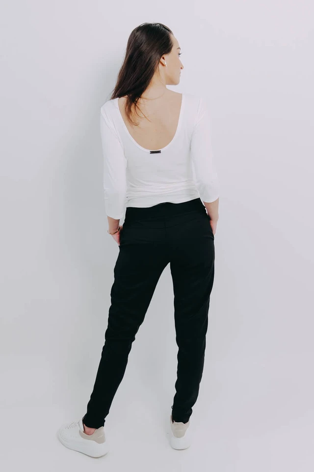 Kačka má na sobě při své výšce 170 cm velikost XS.