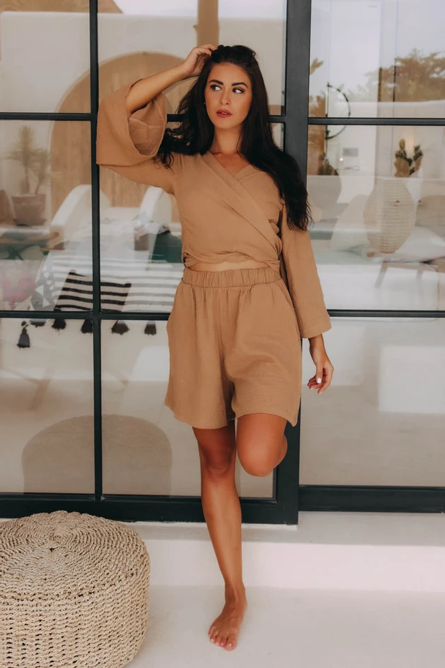 Verča má na sobě při své výšce 164 cm velikost XS.
