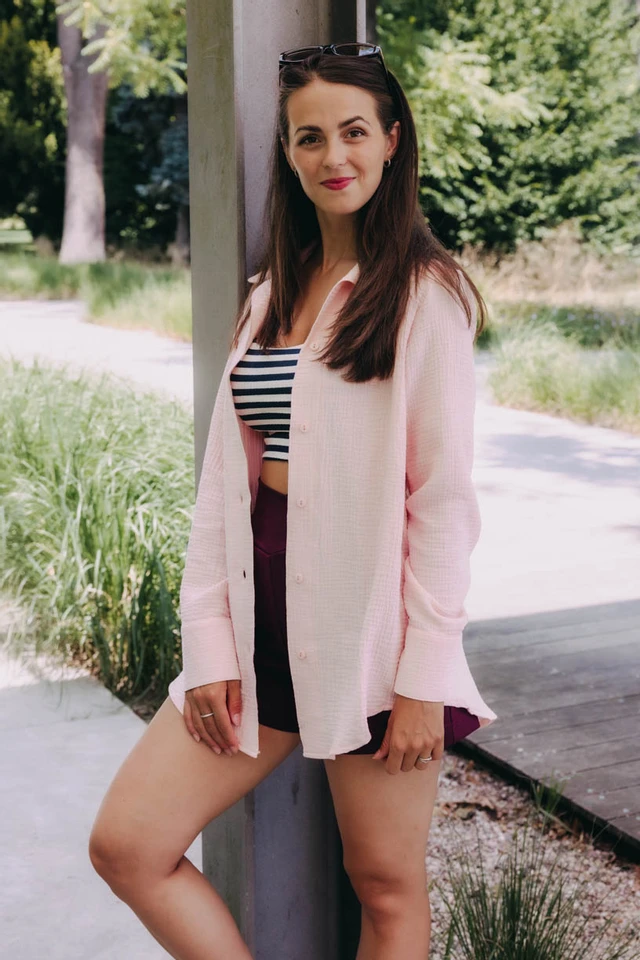 Káťa má na sobě při své výšce 170 cm velikost XS.