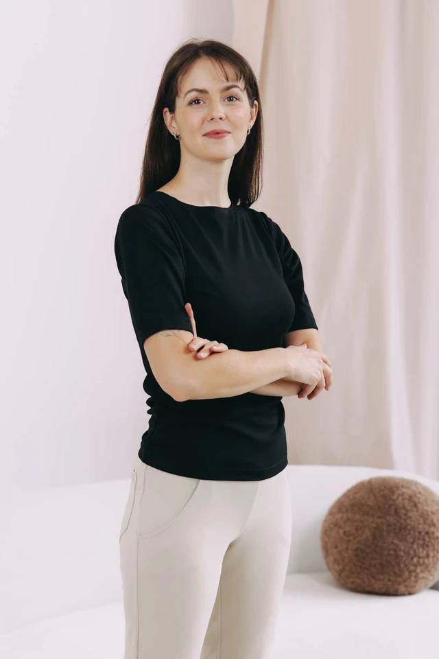 Káťa má na sobě při své výšce 170 cm velikost XS.