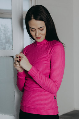 Káťa má na sobě při své výšce 170 cm velikost XS.