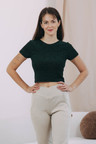 Káťa má na sobě při své výšce 170 cm velikost XS.