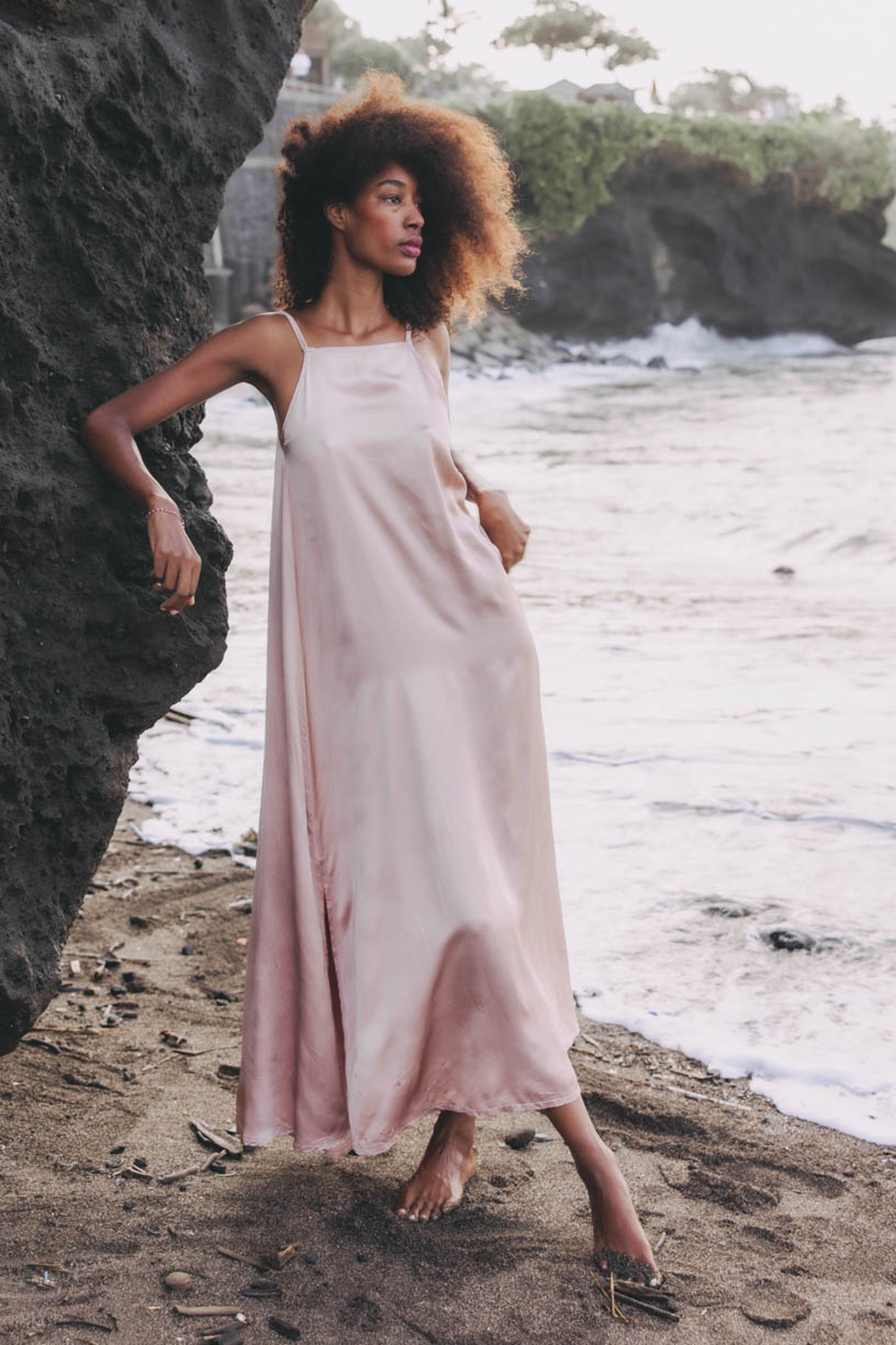 Šaty Ishani Silky Eco Rose