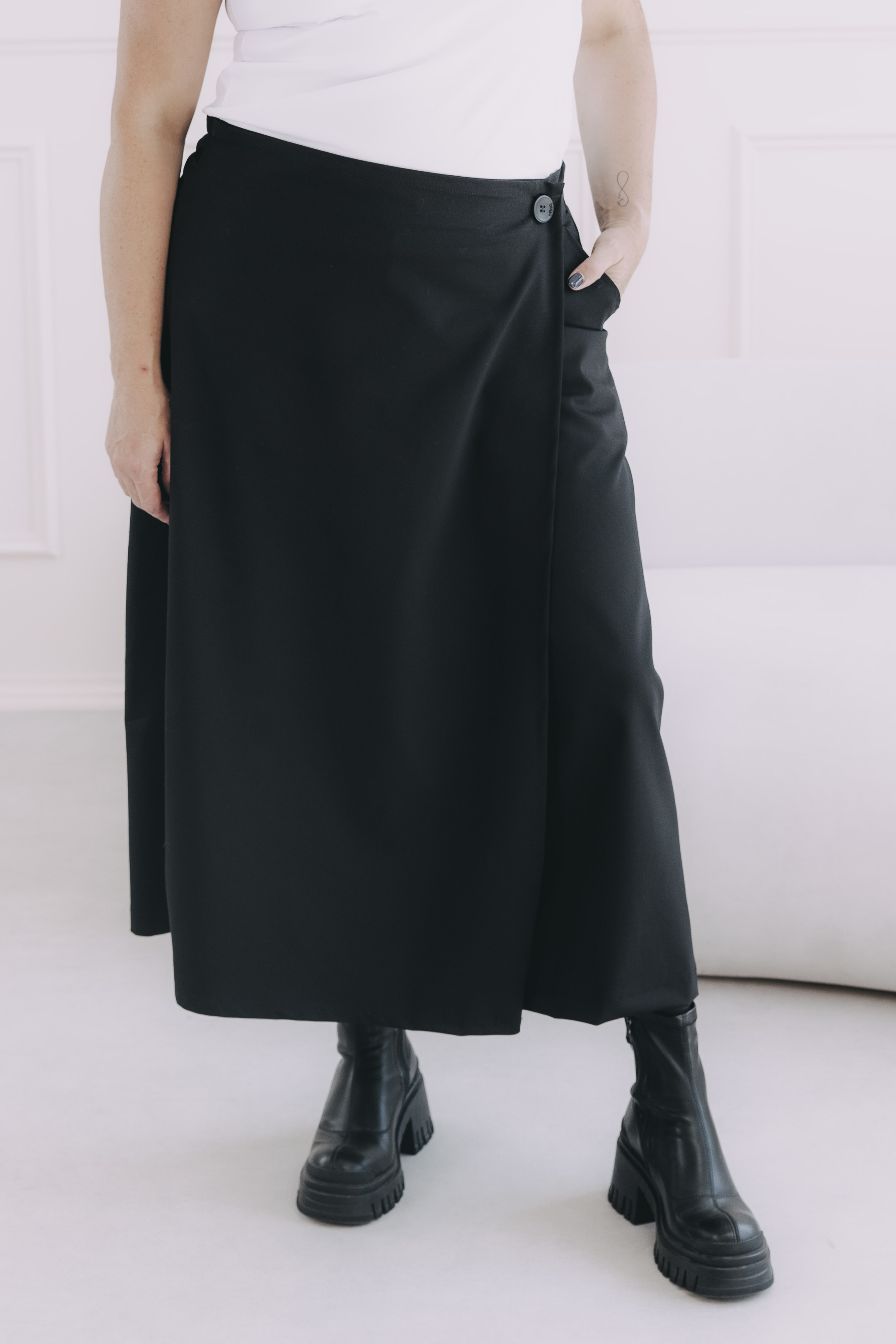 Kalhotová Sukně Nakisai Black Plus